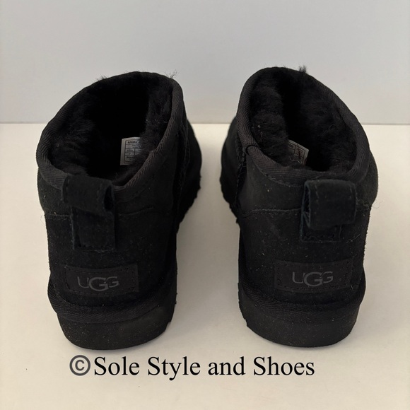 UGG Classic Ultra Mini Boots Black RETAIL $160 - Picture 4 of 14
